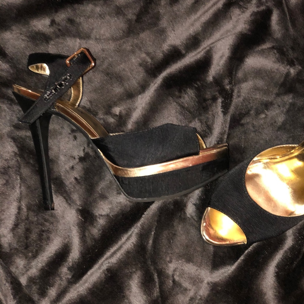 Heels - Picture 3 of 7